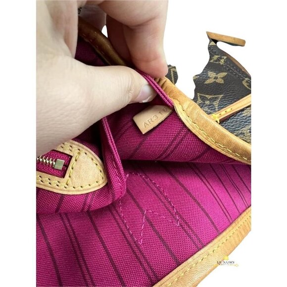 COPY - Louis Vuitton Neverfull MM with Pouch Limited Edition World tour - Picture 2 of 12